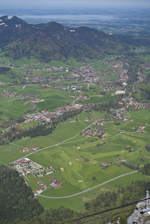 Hotel-Restaurant Zum Hirschhaus Ruhpolding Exterior foto