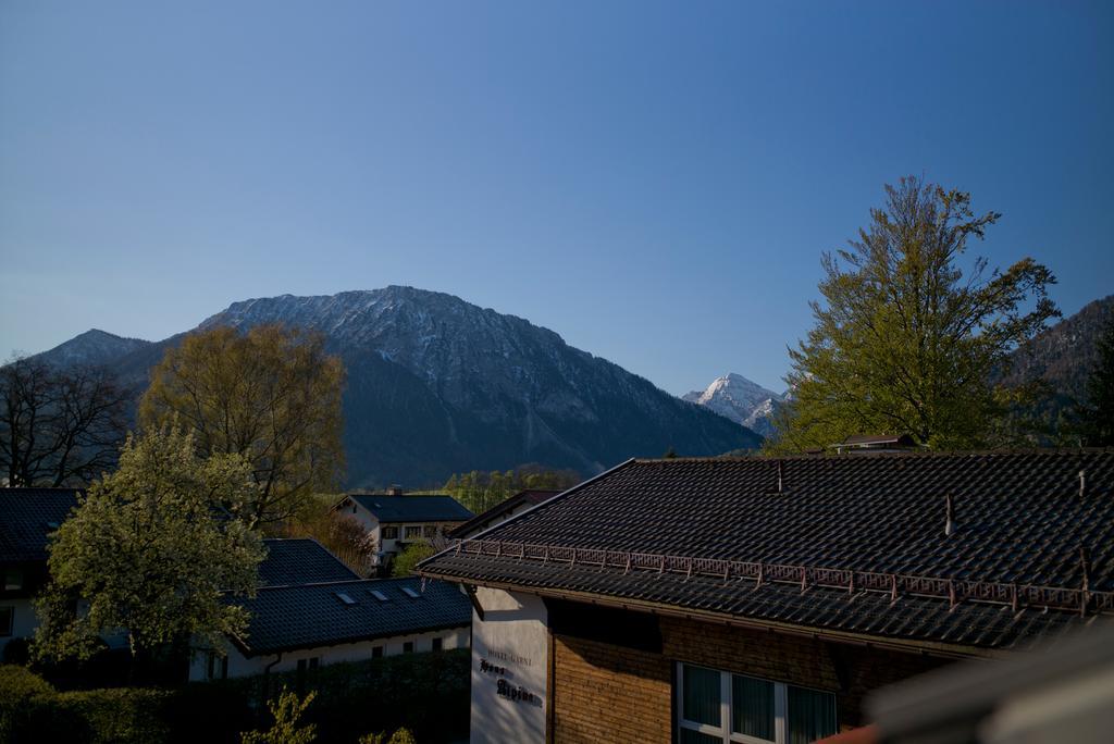 Hotel-Restaurant Zum Hirschhaus Ruhpolding Exterior foto